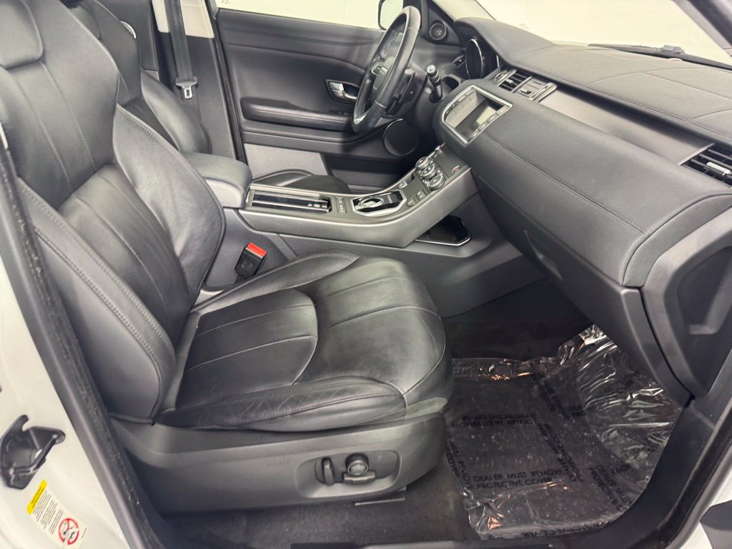 Used 2019 Land Rover Range Rover Evoque SE AWD/4WD image 33