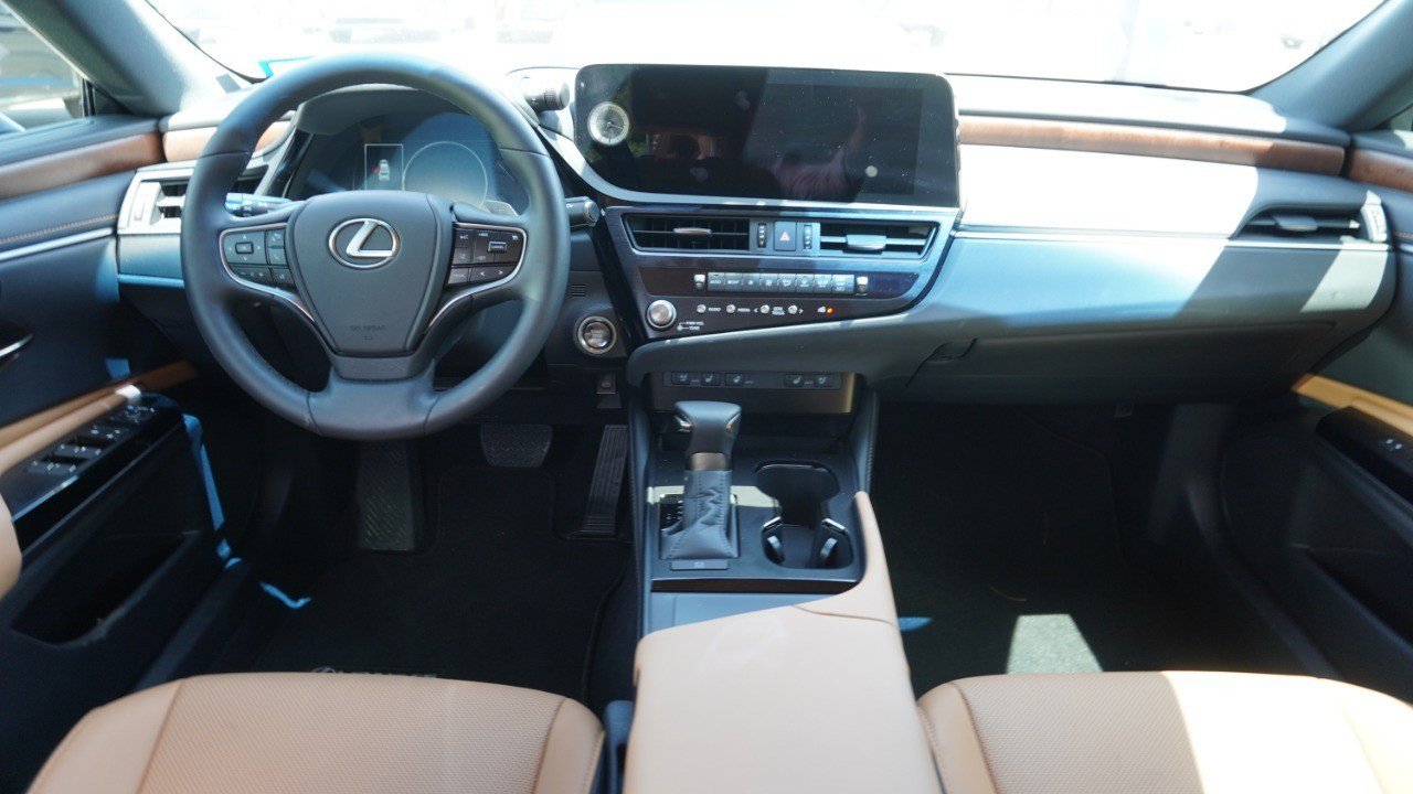 Certified 2025 Lexus ES 350 w/ Premium Package FWD image 13