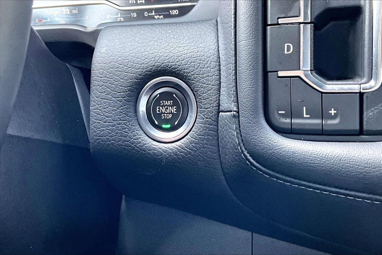 Used 2023 GMC Yukon Denali image 28