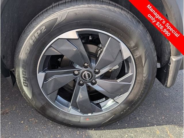 Certified 2025 Nissan Rogue SV image 28