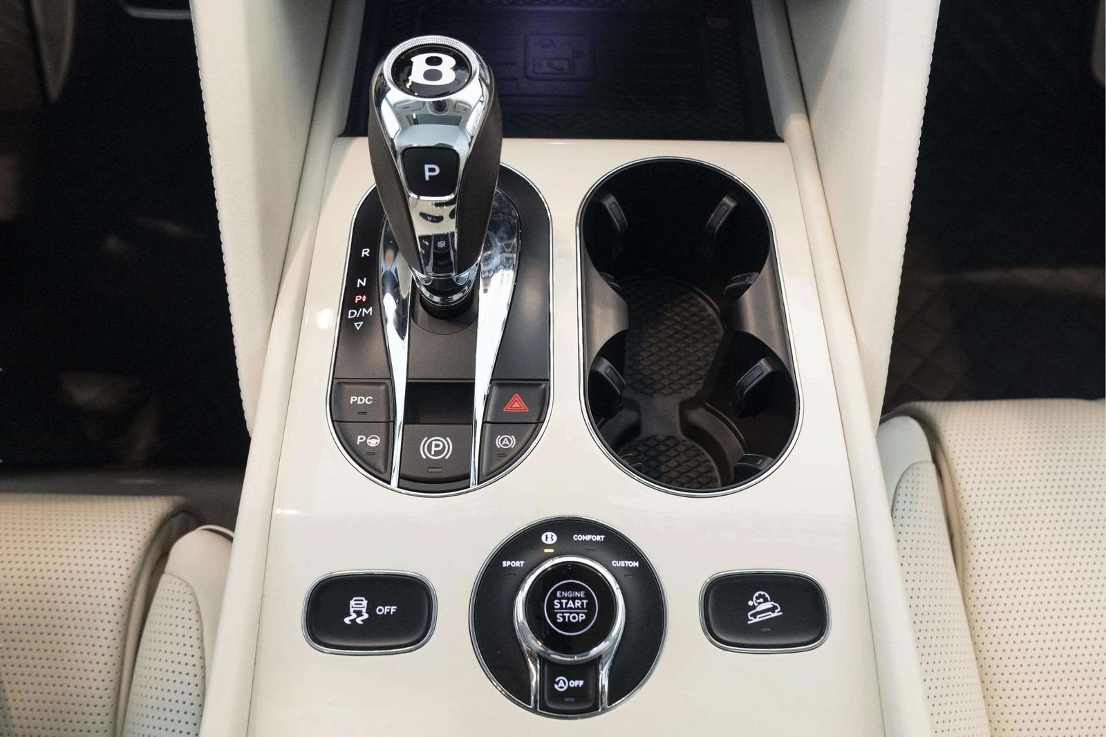 Used 2022 Bentley Bentayga AWD/4WD image 44