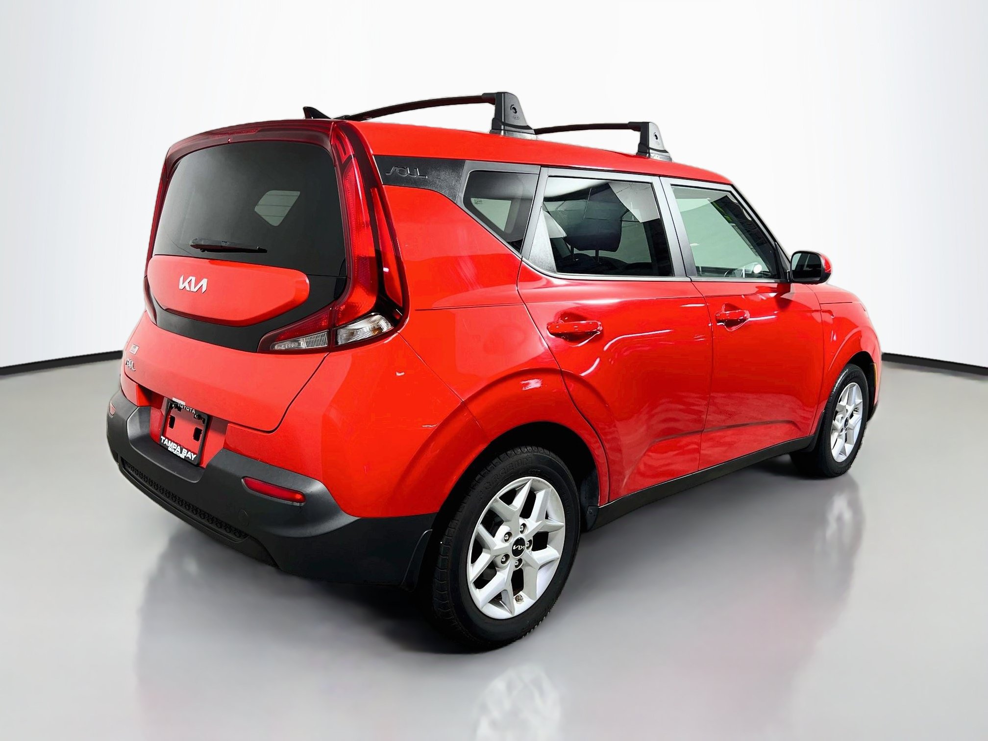 Used 2022 Kia Soul LX w/ Technology Package FWD image 4