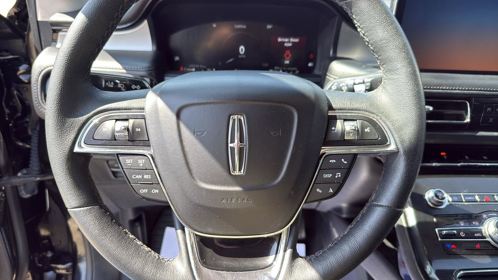 Used 2023 Lincoln Nautilus FWD w/ Premium Package image 11