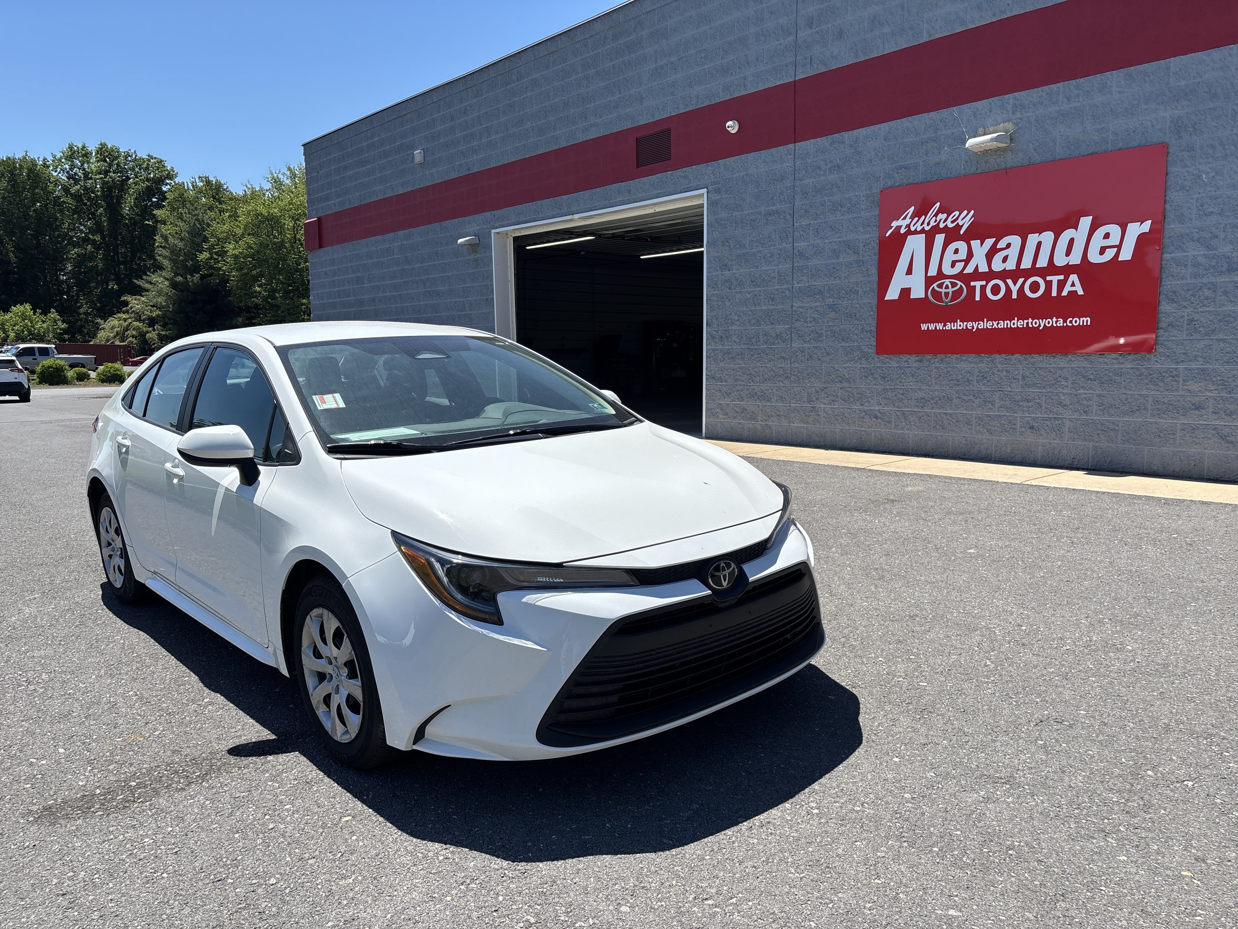 Certified 2024 Toyota Corolla LE FWD image 1