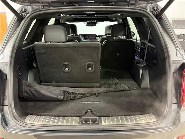 Used 2022 Hyundai Palisade Calligraphy w/ Winter Package image 16