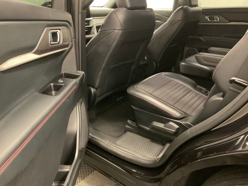 Used 2025 Ford Explorer ST-Line AWD/4WD image 29