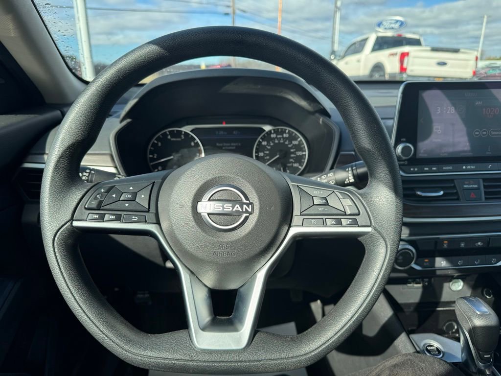 Used 2024 Nissan Altima 2.5 SV image 17