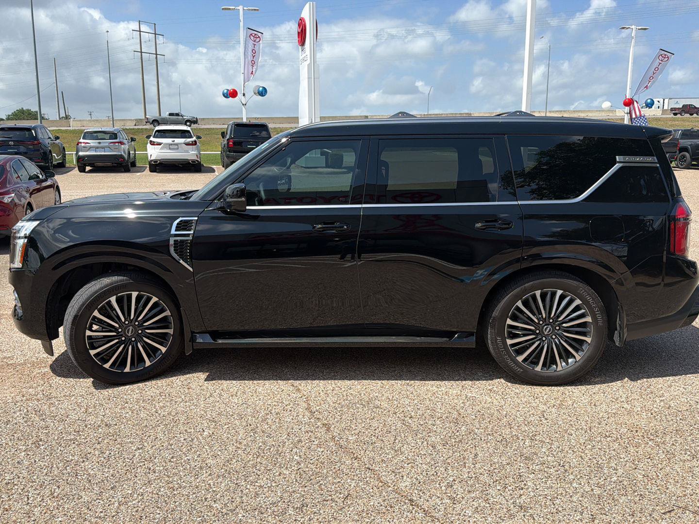 Used 2025 Nissan Armada Platinum Reserve AWD/4WD image 6