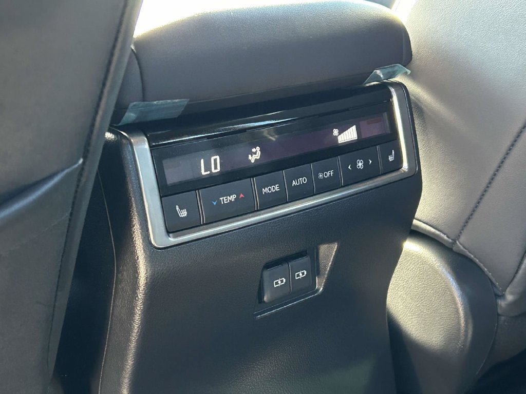 Used 2024 Lexus GX 550 w/ Accessory Package (2T) AWD/4WD image 11