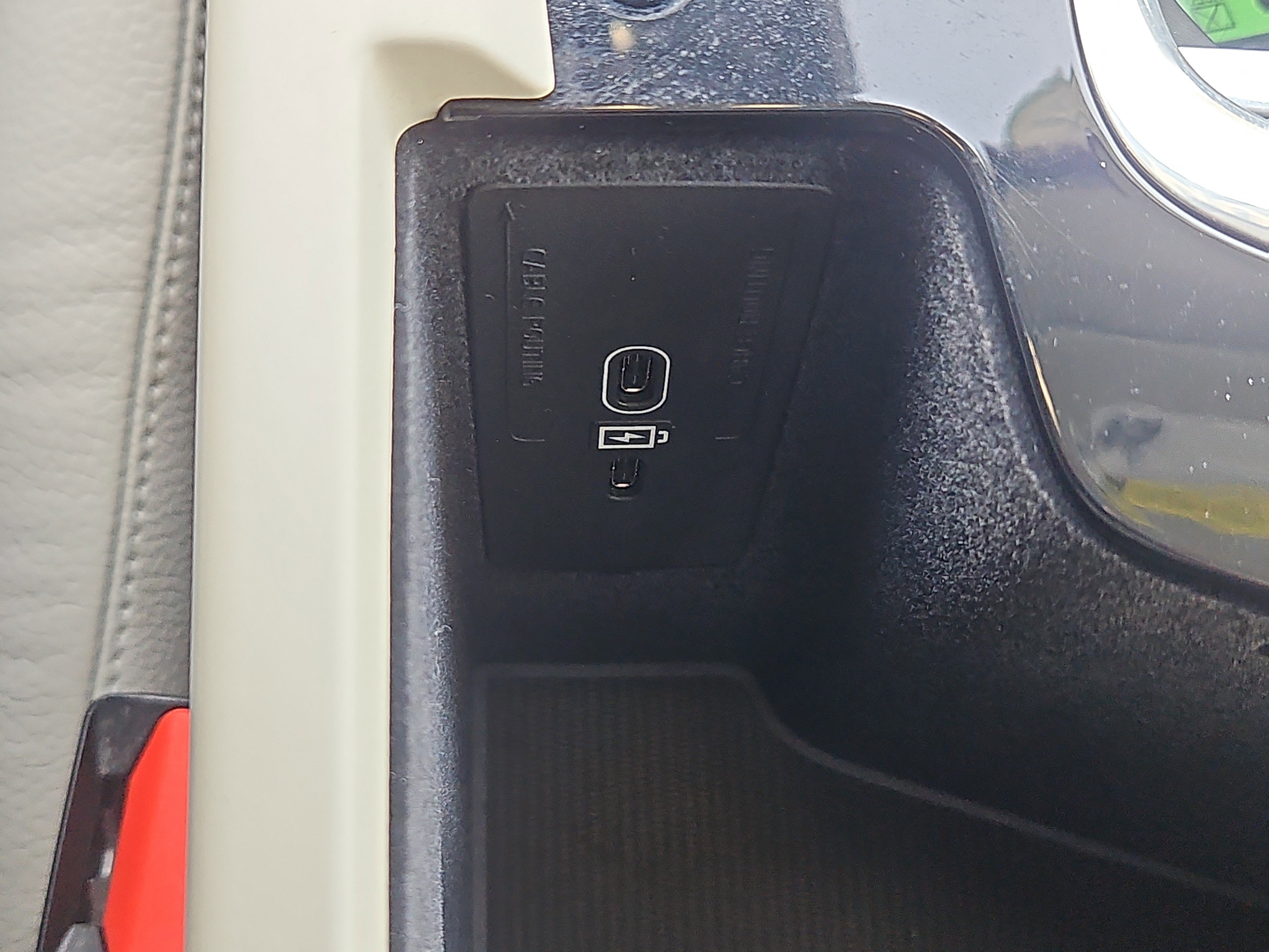 Used 2023 Volvo XC60 B5 Plus w/ Climate Package image 11