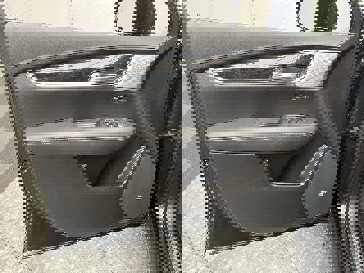 Used 2021 Cadillac XT5 Premium Luxury w/ LPO, Floor Liner Package image 8