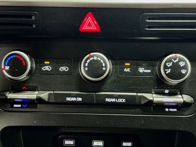 Used 2022 Kia Carnival LX FWD image 15