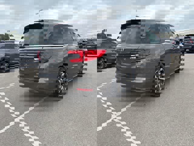 Used 2023 Honda Odyssey Touring image 5