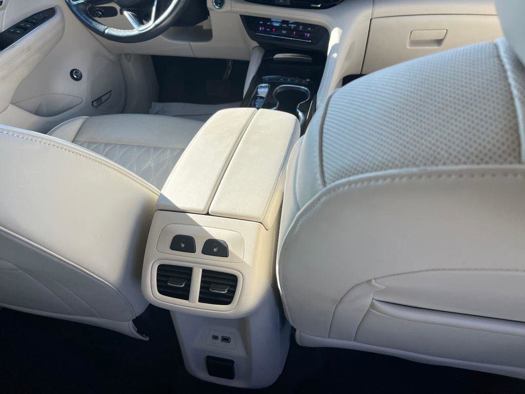 Used 2023 Buick Envision Avenir image 28