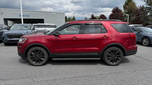 Used 2018 Ford Explorer XLT w/ Equipment Group 202A AWD/4WD image 2