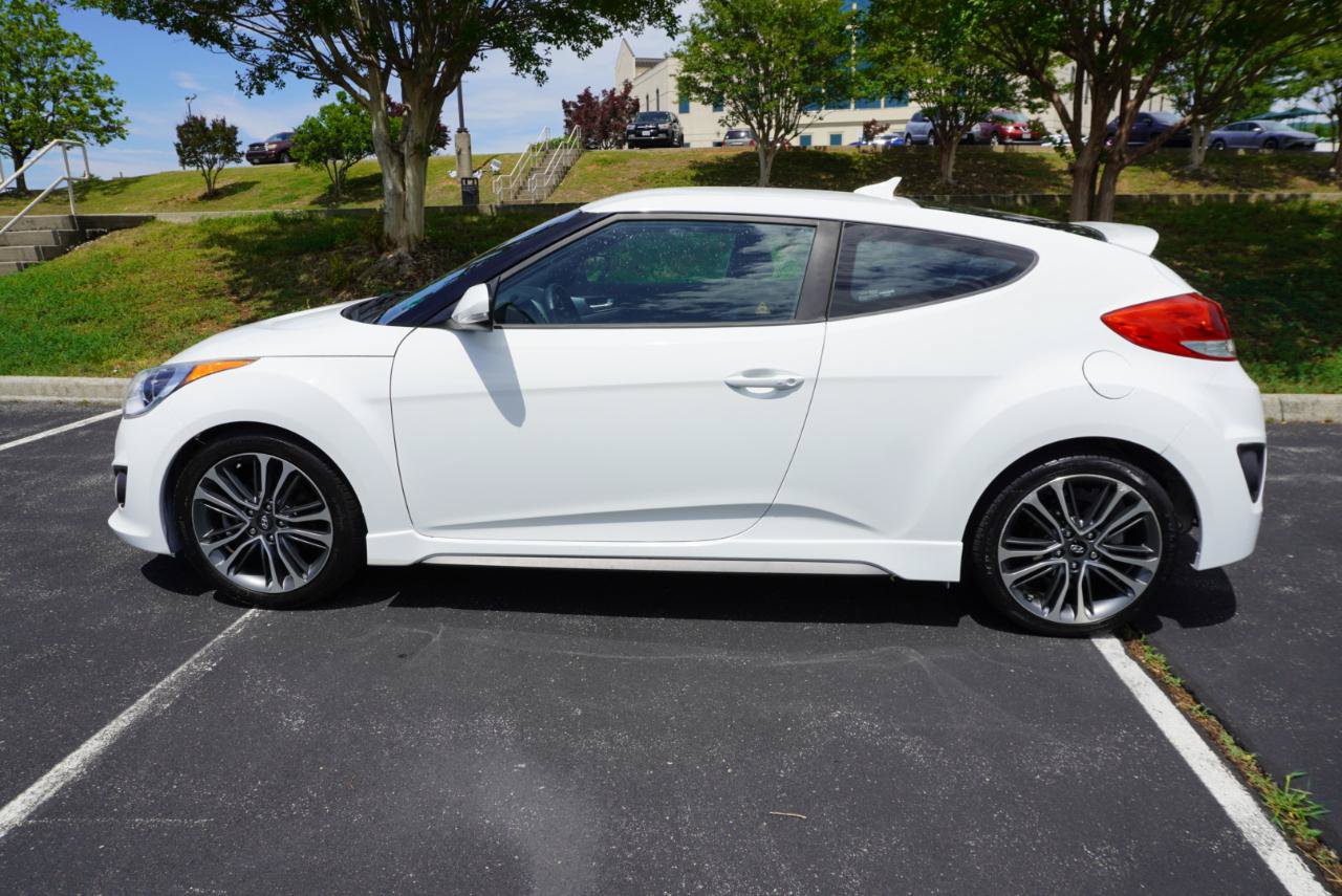 Used 2016 Hyundai Veloster Turbo FWD image 13