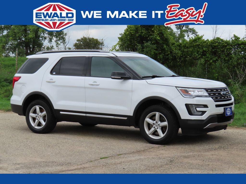 Used 2017 Ford Explorer XLT w/ Equipment Group 202A AWD/4WD image 1