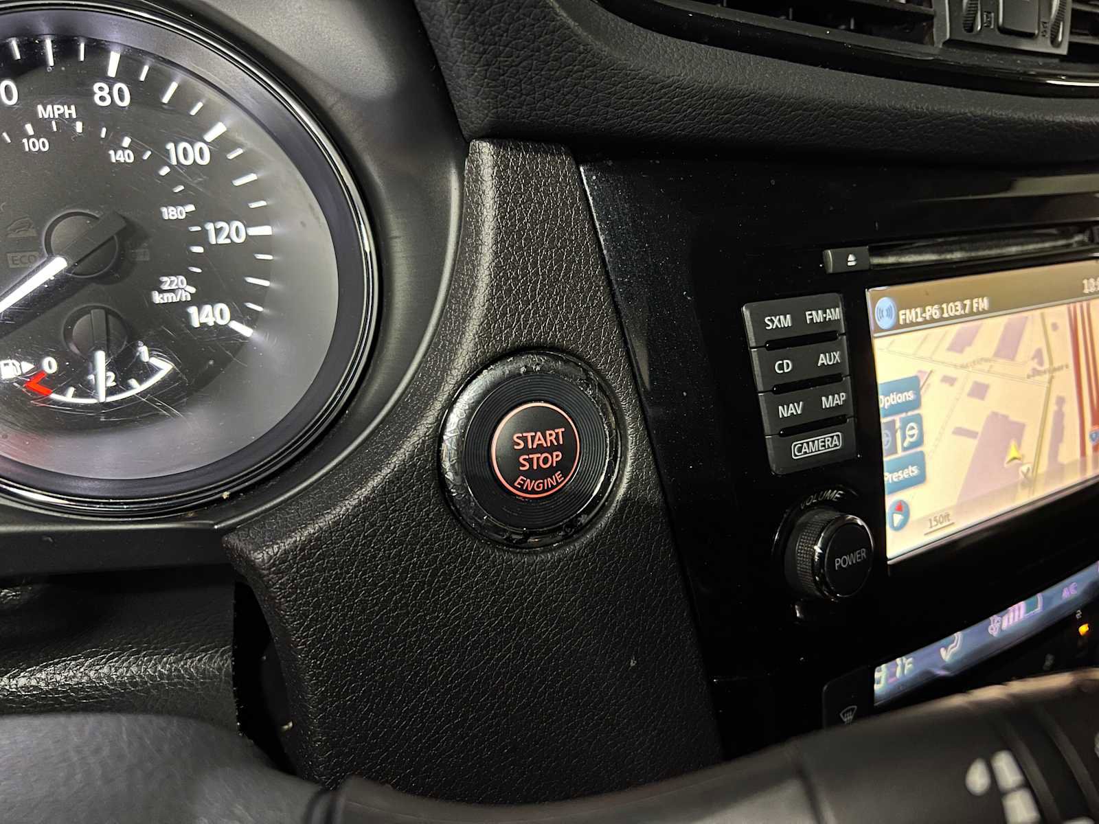 Used 2017 Nissan Rogue SV w/ SV Premium Package image 34