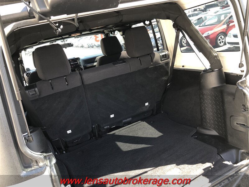 Used 2013 Jeep Wrangler Unlimited Sport w/ Connectivity Group AWD/4WD image 18