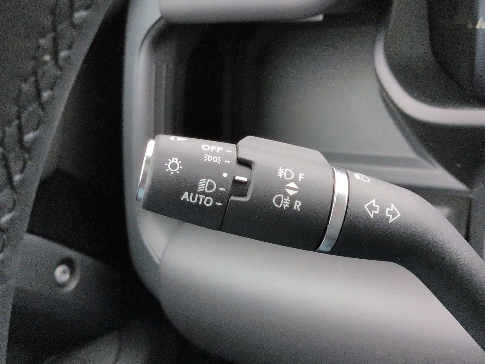New 2026 Land Rover Defender 110 X-Dynamic SE AWD/4WD image 27
