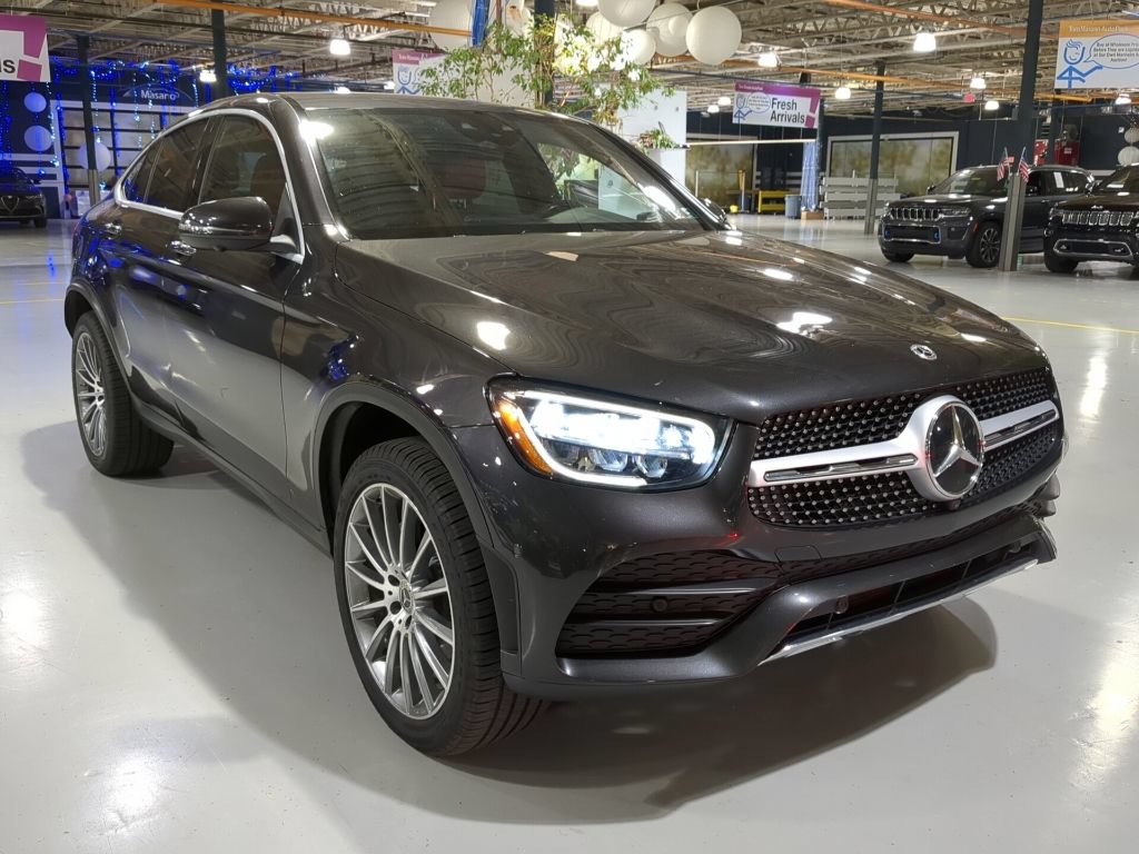 Used 2021 Mercedes-Benz GLC 300 4MATIC Coupe image 3