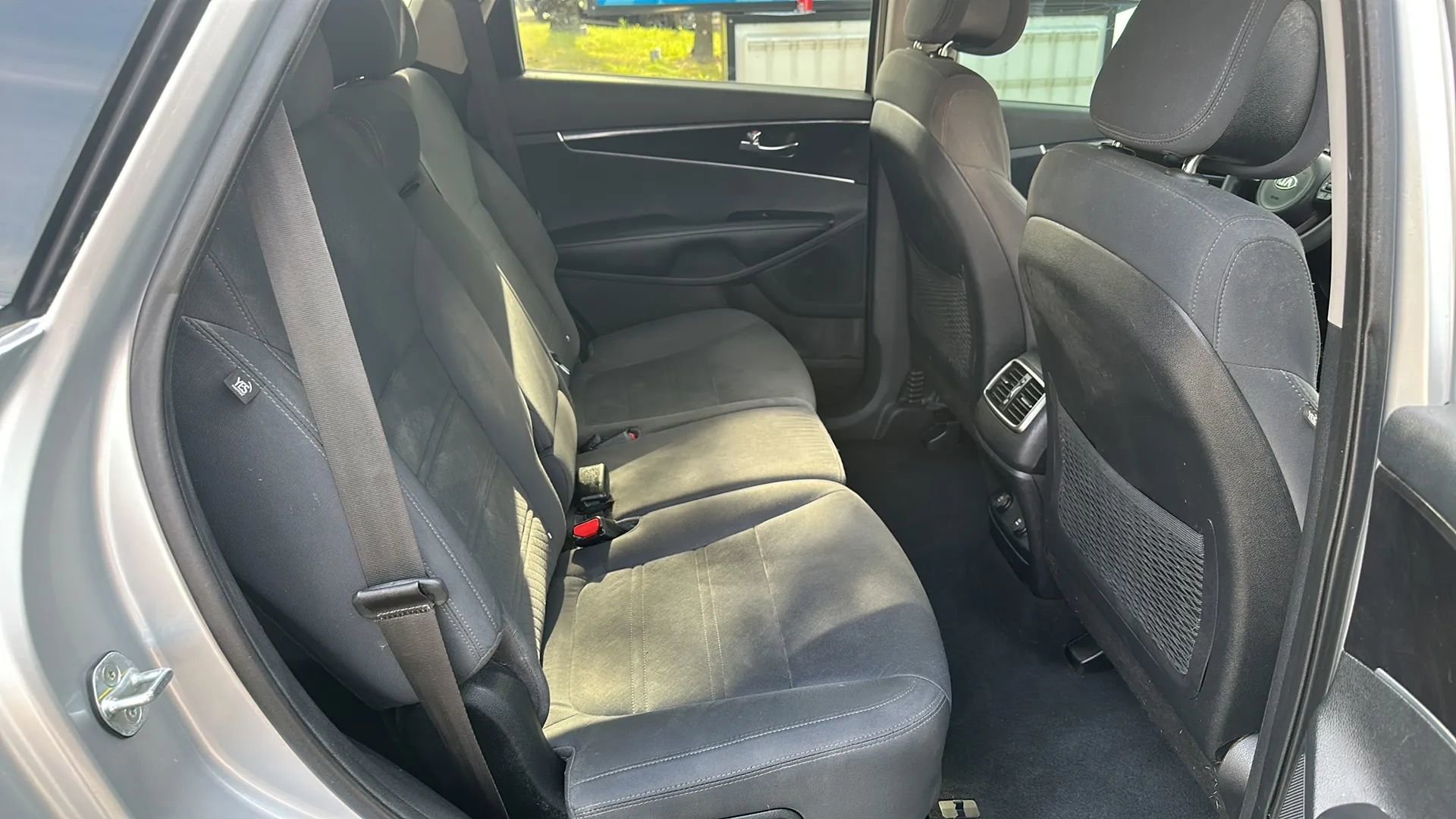 Used 2016 Kia Sorento LX image 17