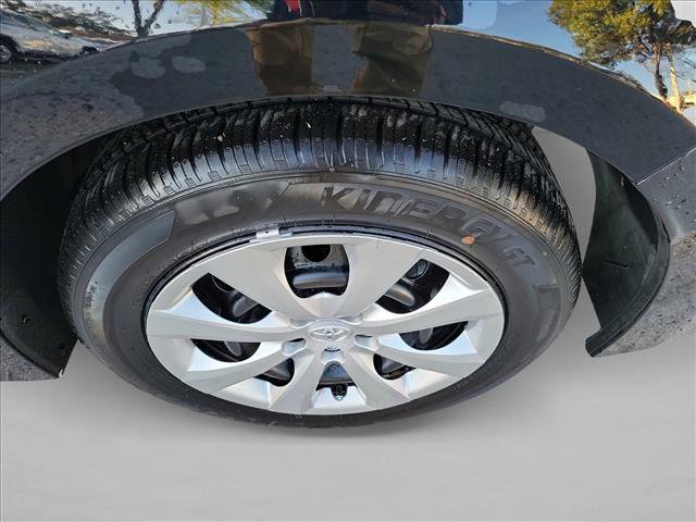 Used 2025 Toyota Corolla LE image 12