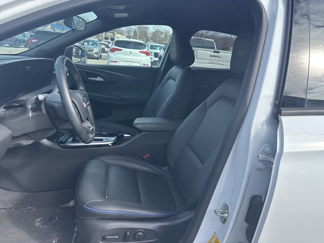 Used 2024 Buick Envista Sport Touring w/ Convenience I Package image 13
