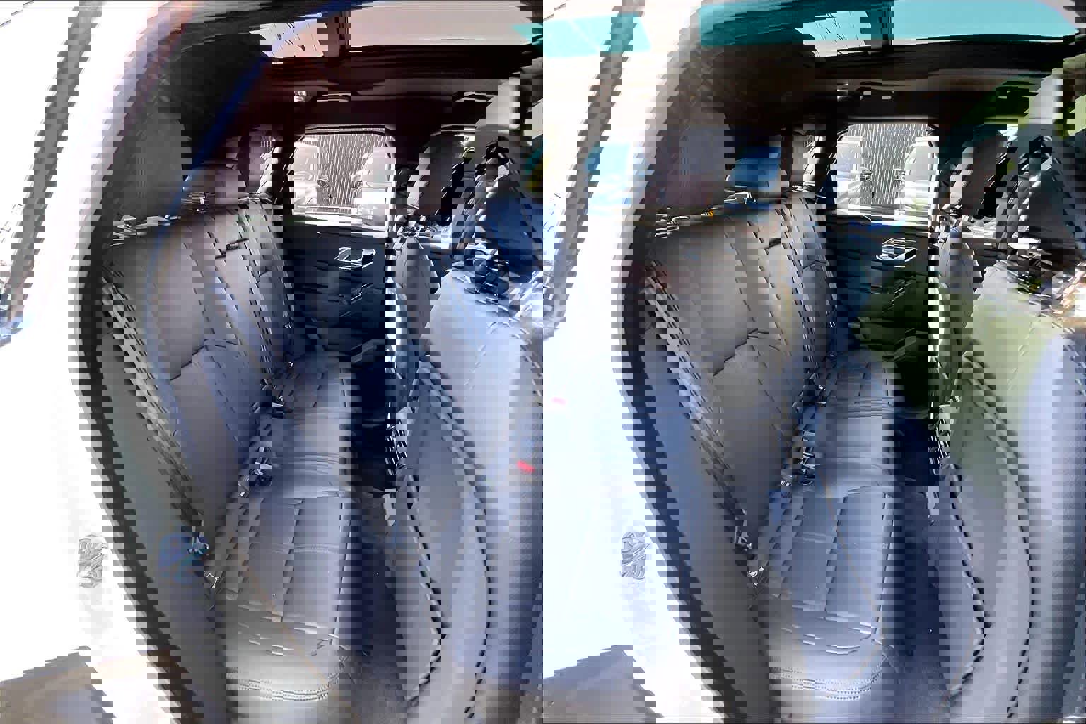 New 2026 Land Rover Range Rover Velar Dynamic SE image 27