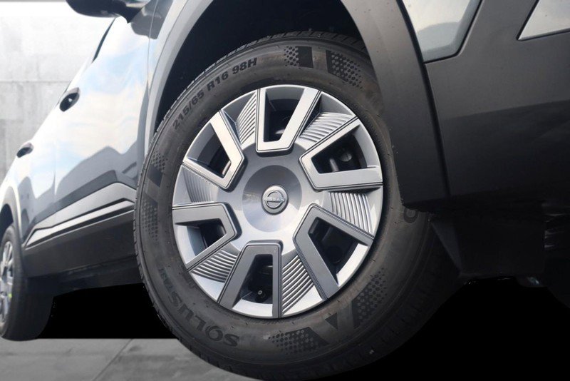 New 2026 Nissan Kicks S image 3