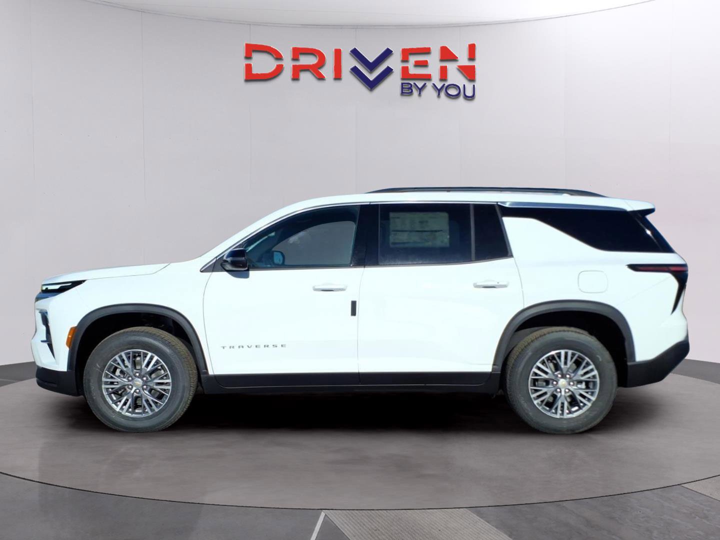 New 2026 Chevrolet Traverse LT image 2