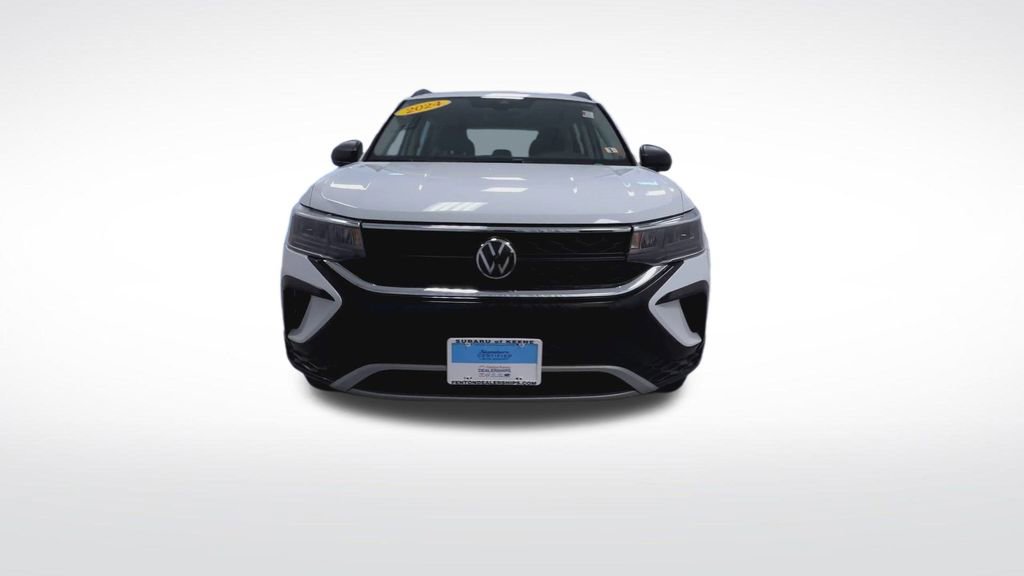 Used 2024 Volkswagen Taos S image 3