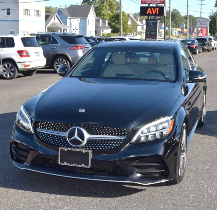 Used 2020 Mercedes-Benz C 300 4MATIC Sedan image 2