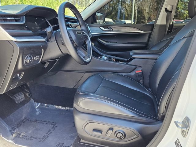 Used 2022 Jeep Grand Cherokee L Limited w/ Black Appearance Package image 13