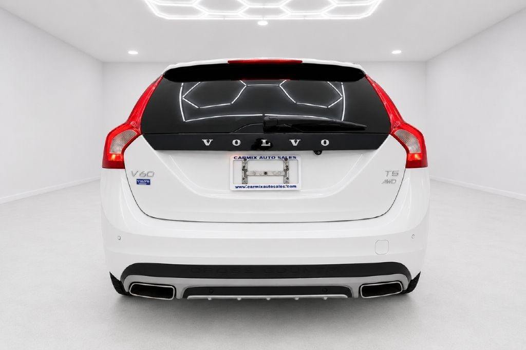 Used 2017 Volvo V60 T5 Cross Country w/ Convenience Package AWD/4WD image 4