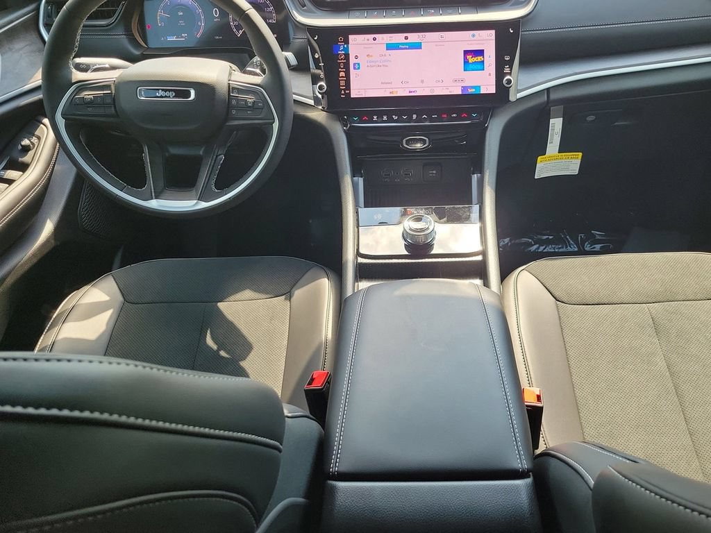 New 2026 Jeep Grand Cherokee Altitude RWD image 10