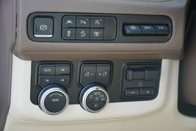 Used 2023 GMC Yukon Denali w/ Max Trailering Package AWD/4WD image 24