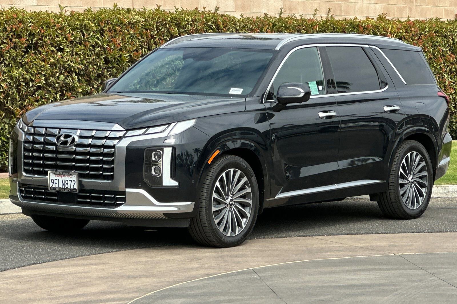 Used 2023 Hyundai Palisade Calligraphy image 8