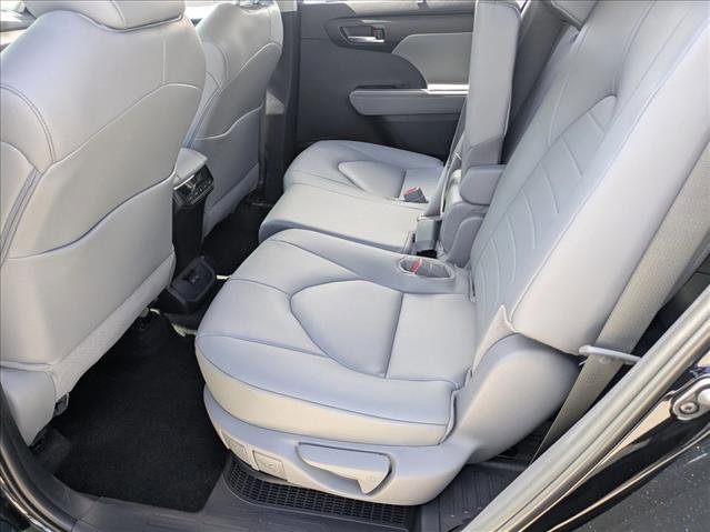 New 2026 Toyota Highlander XLE image 14