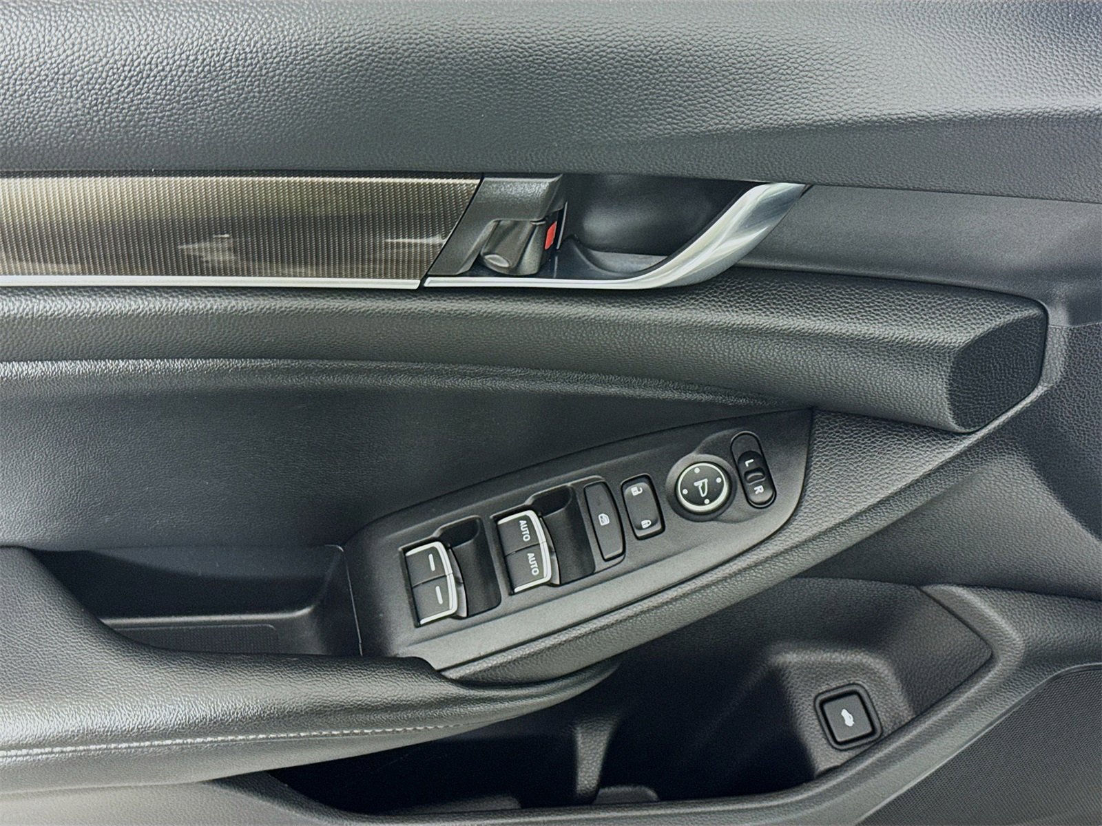 Used 2021 Honda Accord Sport image 15