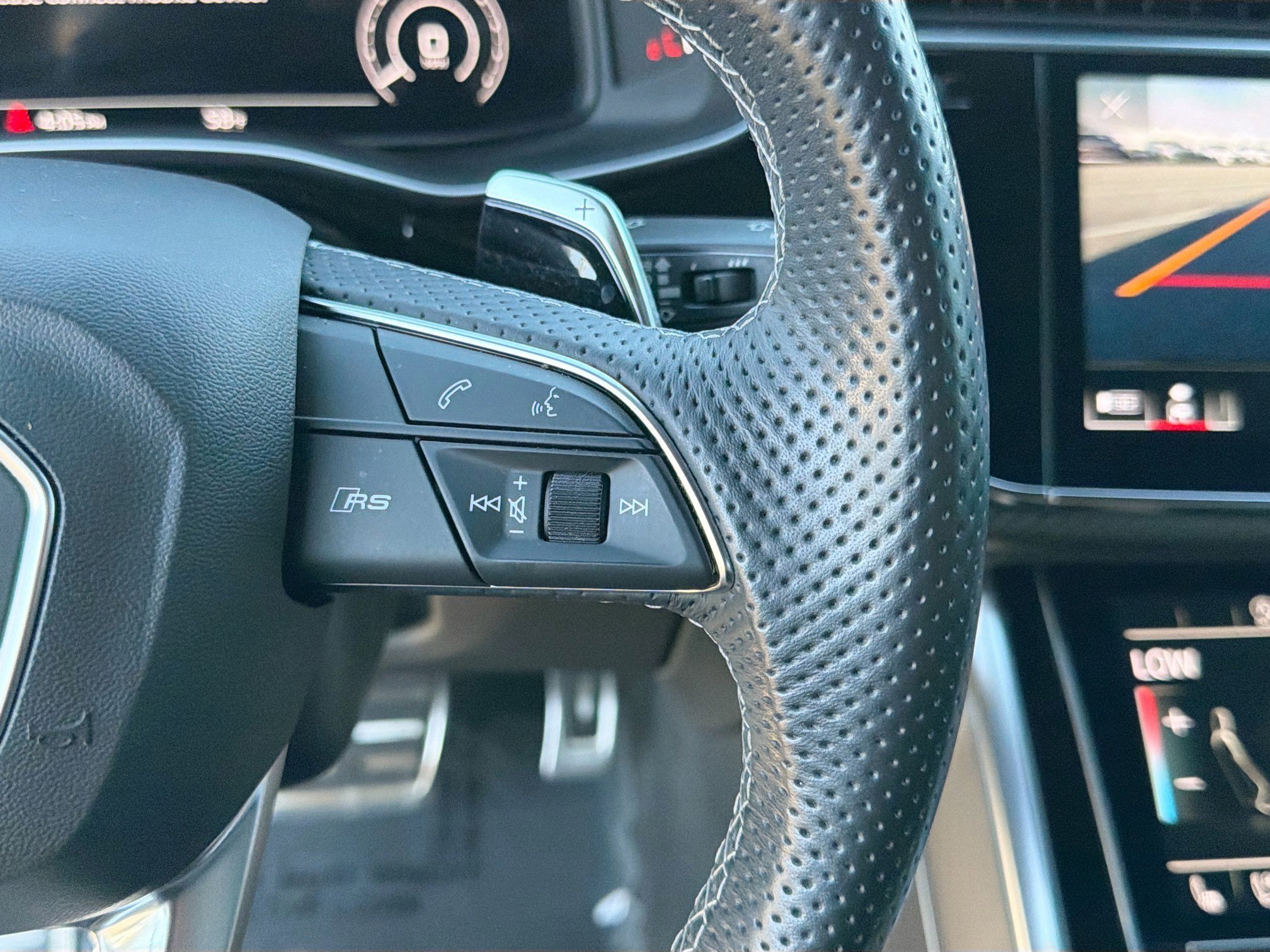 Used 2022 Audi RS Q8 AWD/4WD image 37