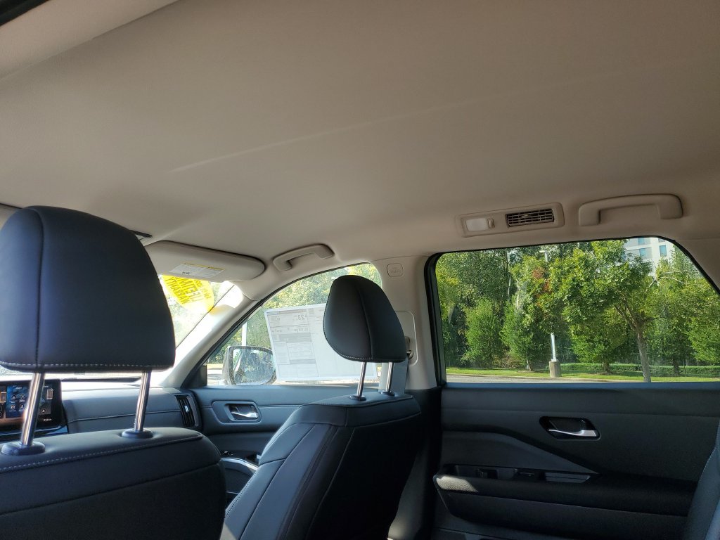 New 2026 Nissan Pathfinder SL FWD image 15