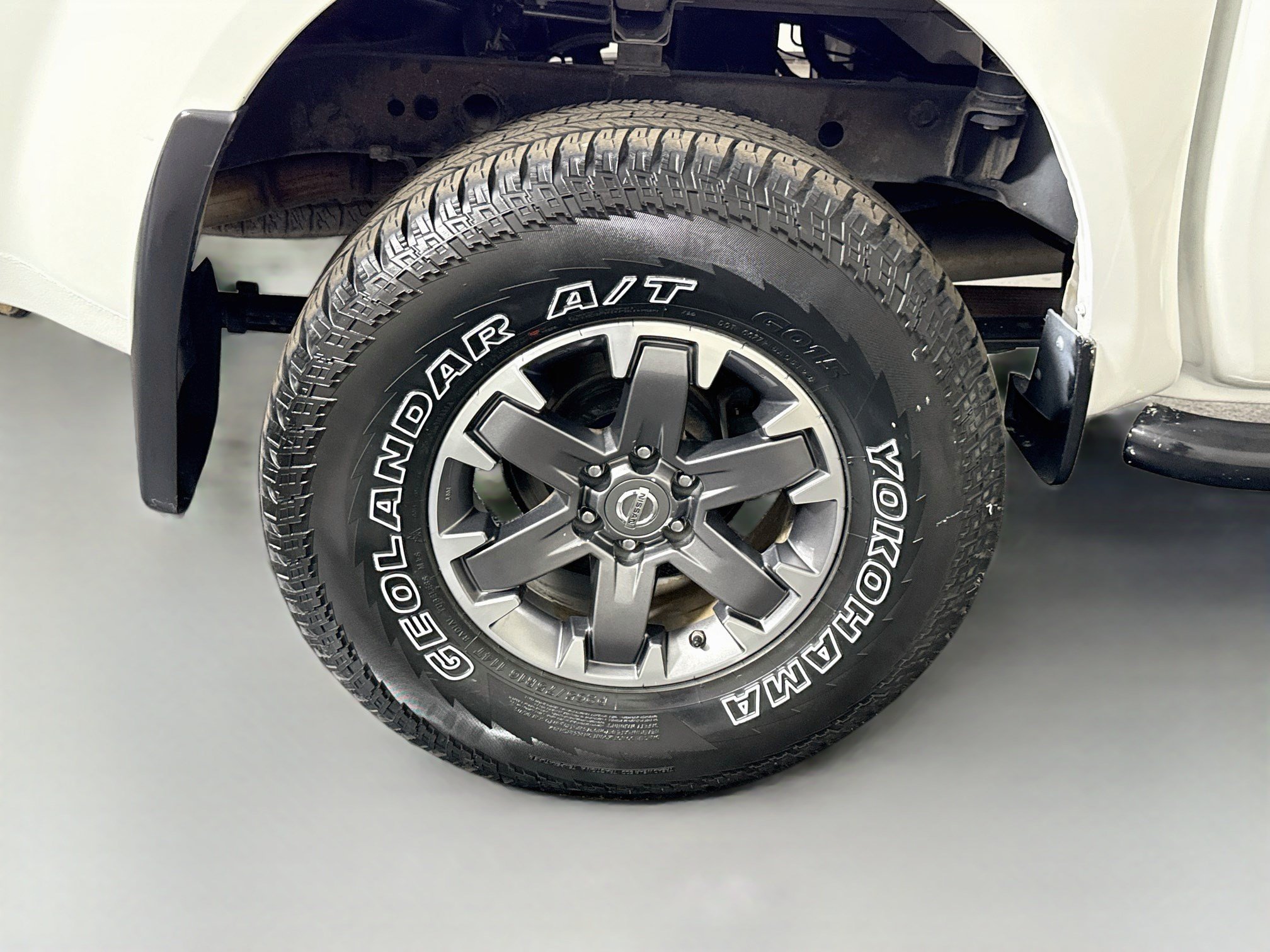 Used 2018 Nissan Frontier PRO-4X AWD/4WD image 32