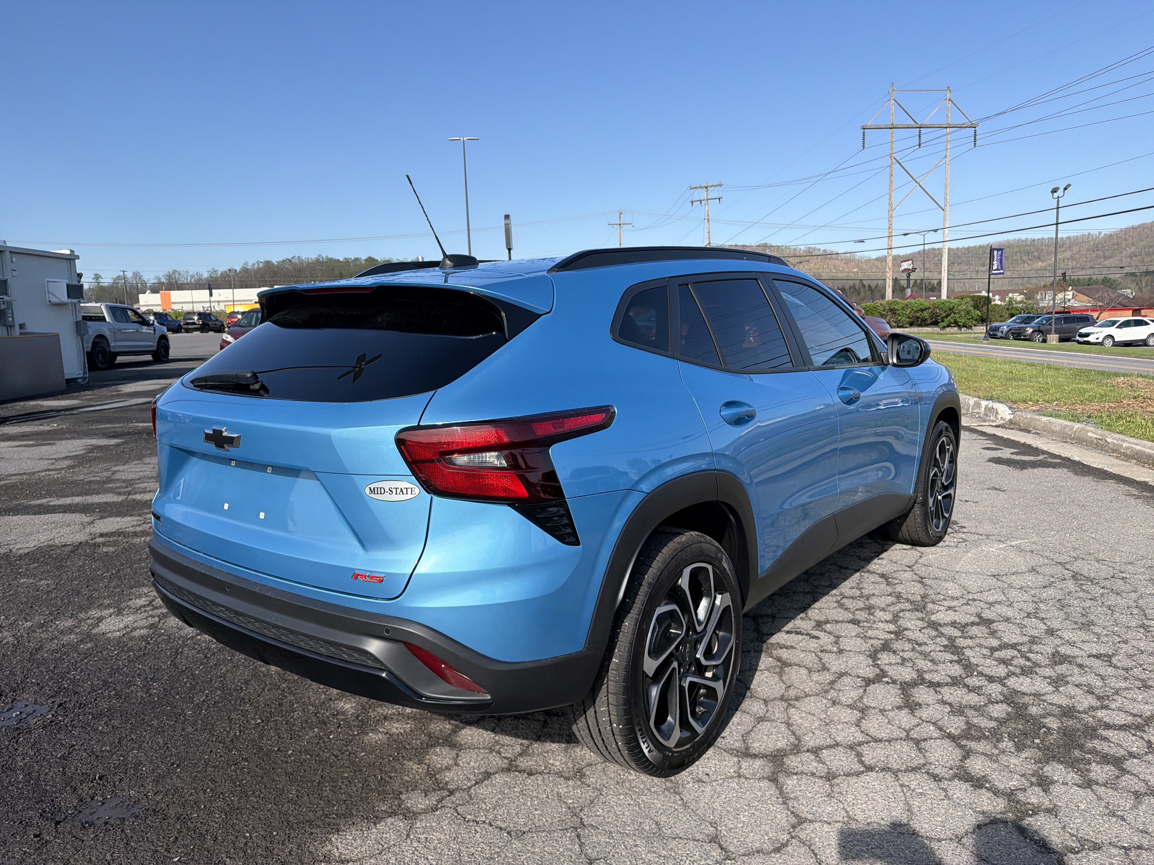 Used 2025 Chevrolet Trax RS w/ Sunroof Package FWD image 6