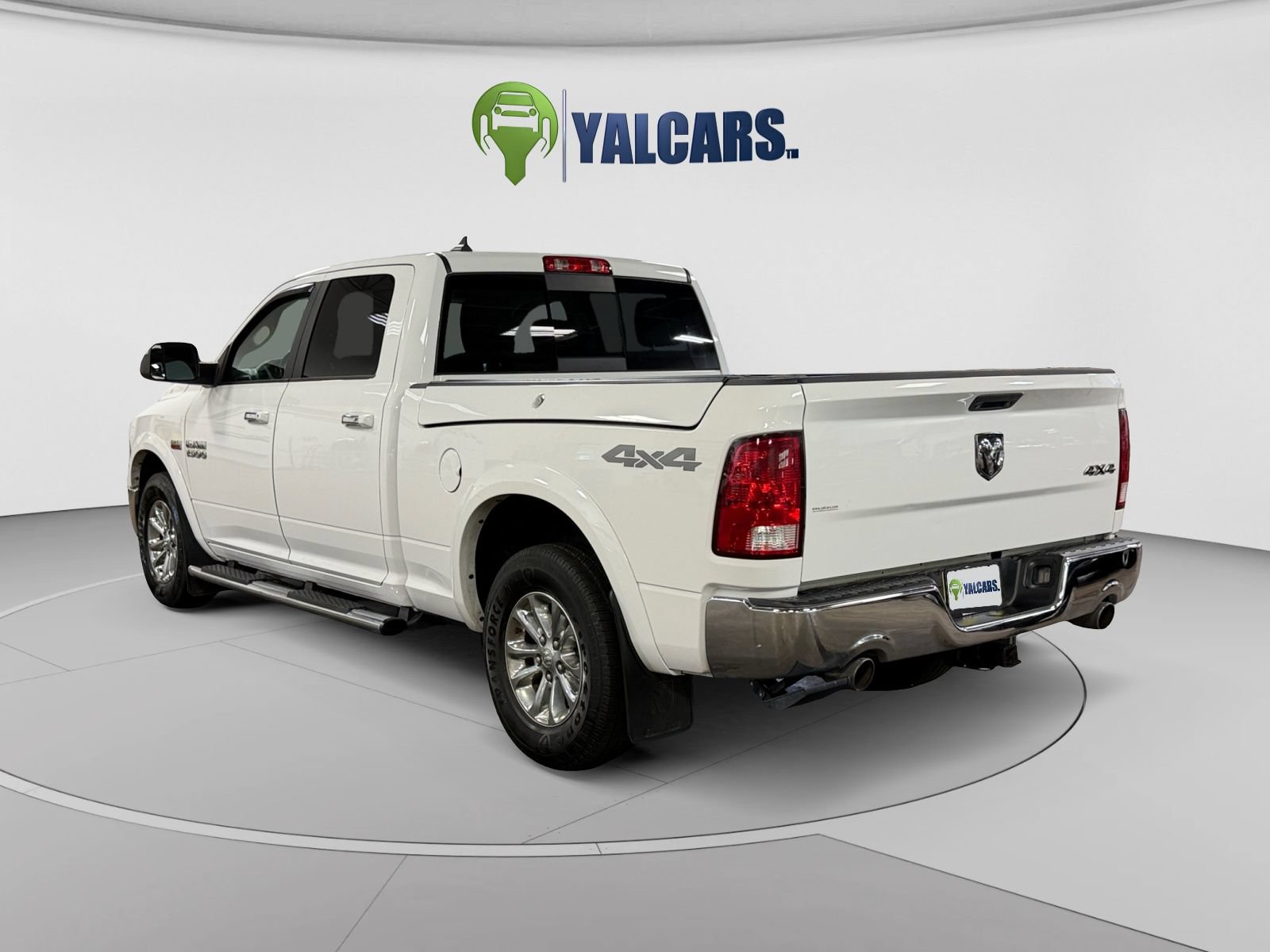 Used 2018 RAM 1500 SLT AWD/4WD image 3