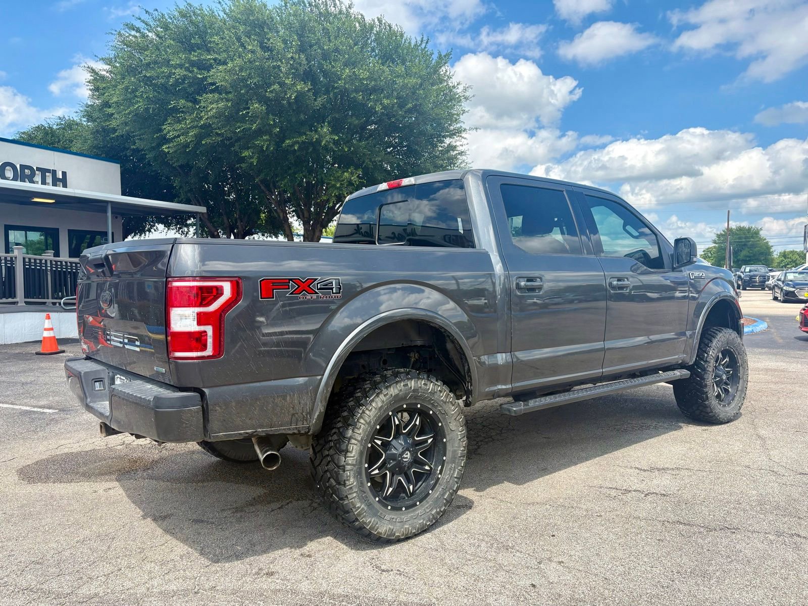 Used 2019 Ford F150 XLT w/ Equipment Group 302A Luxury AWD/4WD image 3
