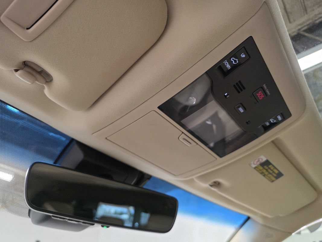 Used 2017 Lexus LX 570 4WD w/ Luxury Package image 41