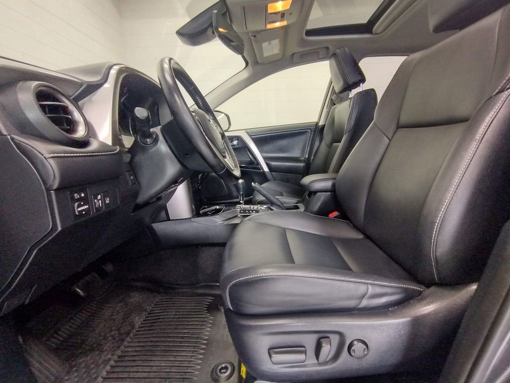 Used 2017 Toyota RAV4 Limited AWD/4WD image 23