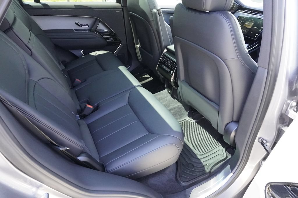 Used 2025 Land Rover Range Rover Sport SE AWD/4WD image 26
