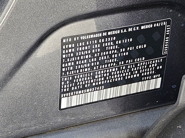 Used 2025 Volkswagen Tiguan SE AWD/4WD image 28